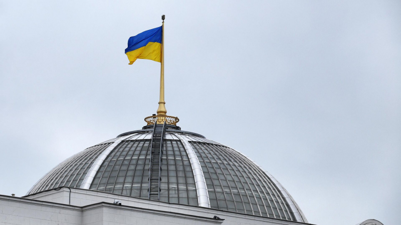 Большинство украинцев хотят завершения конфликта с Россией, заявили в Раде
