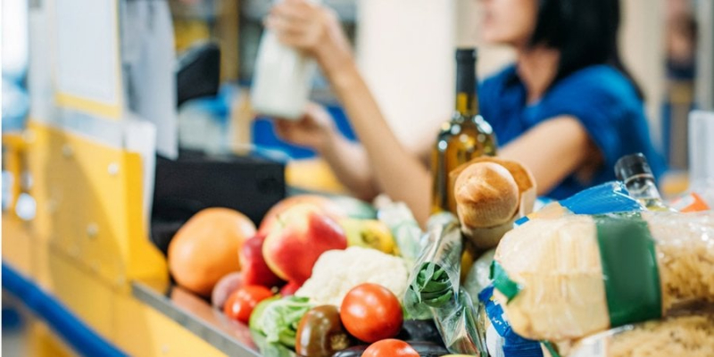 В Україні сповільнилось зростання цін на продукти: що подешевшало, а що подорожчало